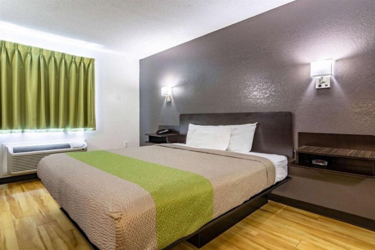 Hotel 6 Pensacola, Fl