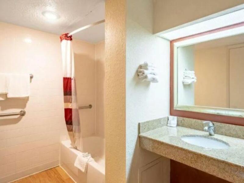 Hotel Econo - Clearwater 3*