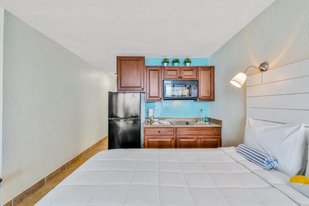 Sunshine & Oceanfront Serenity Apartment *