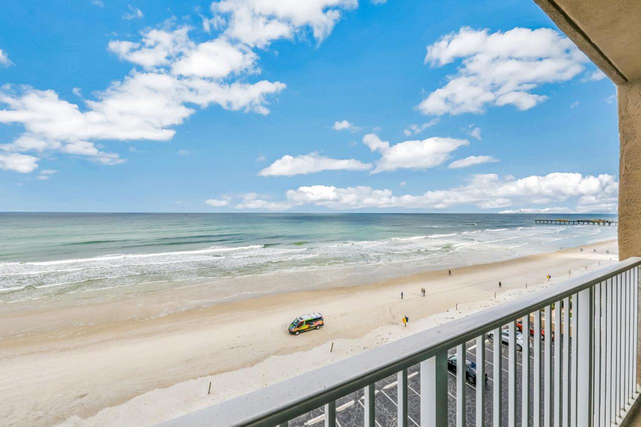 Apartment Sunshine & Oceanfront Serenity