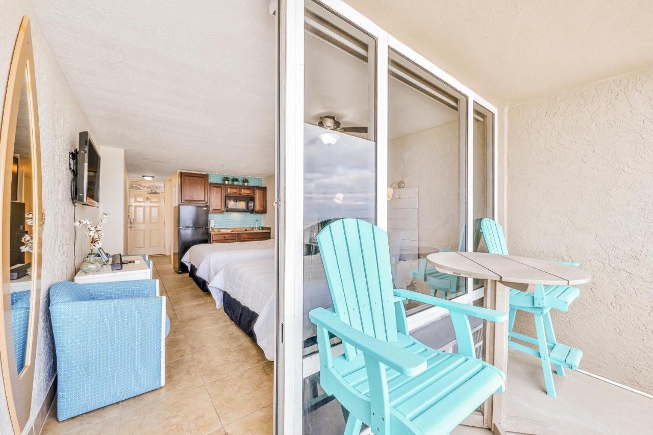 Apartment Sunshine & Oceanfront Serenity