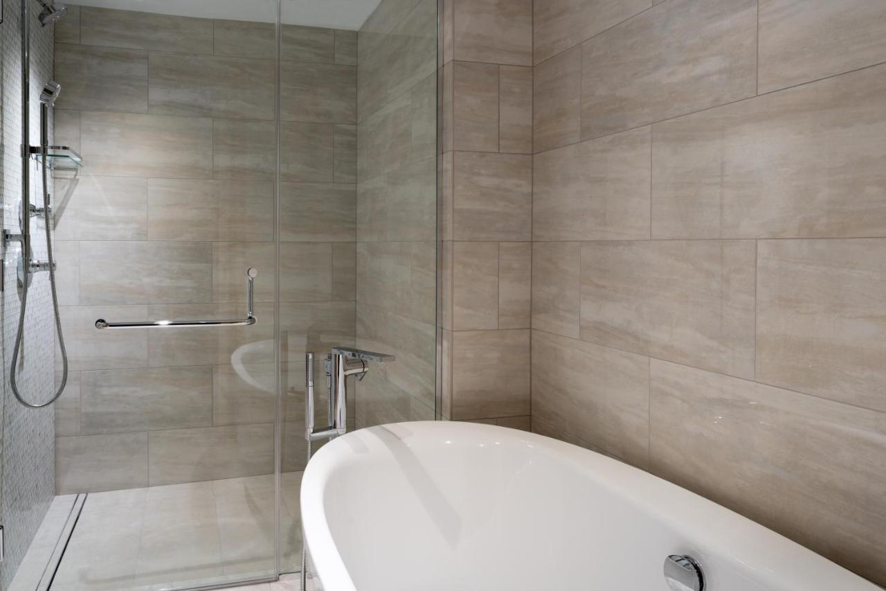 Jw Marriott Water Street Hotel 4*