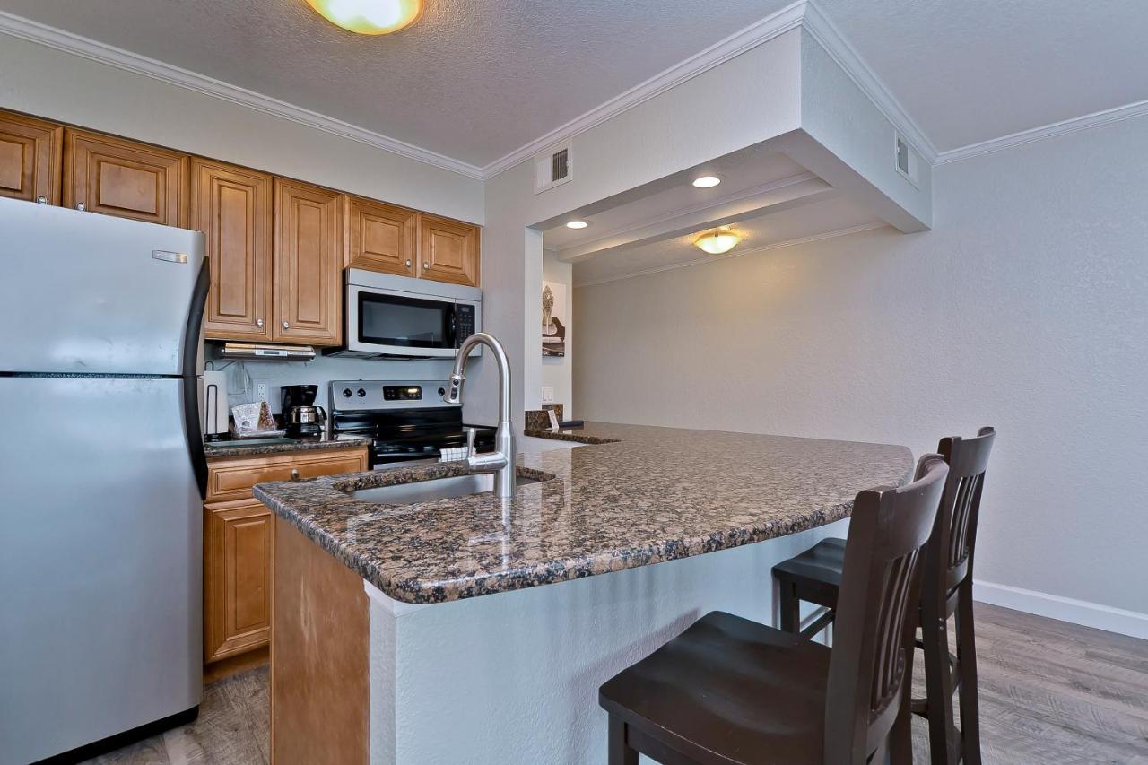 441-waterfront, Amazing Views, Wifi, Pool And Close To Bucs Stadium