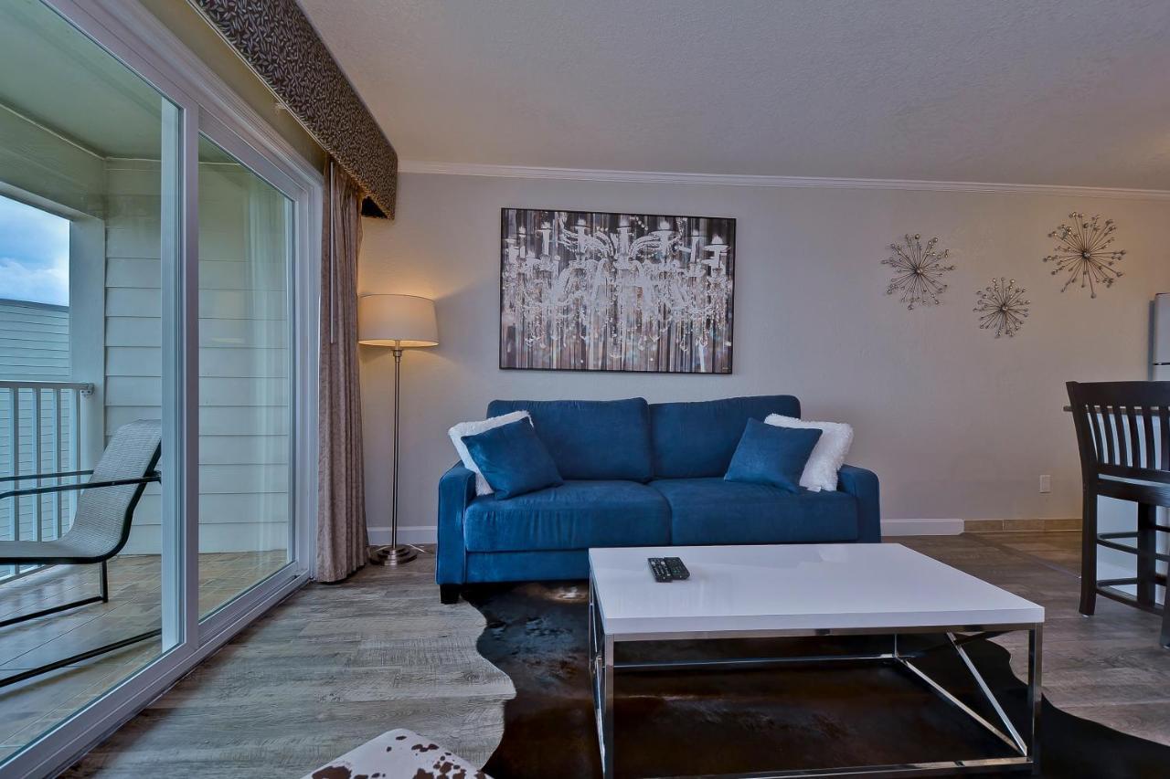 441-waterfront, Amazing Views, Wifi, Pool And Close To Bucs Stadium Apartment Tampa