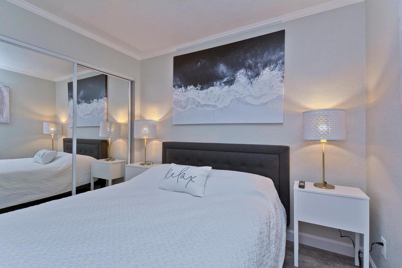 Apartment 441-waterfront, Amazing Views, Wifi, Pool And Close To Bucs Stadium Tampa