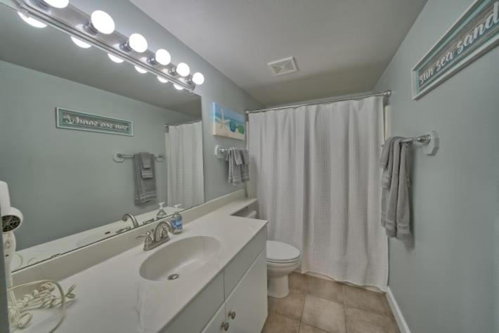 Deluxe Beachfront Studio, Shores Of Panama New And Renovated 4*