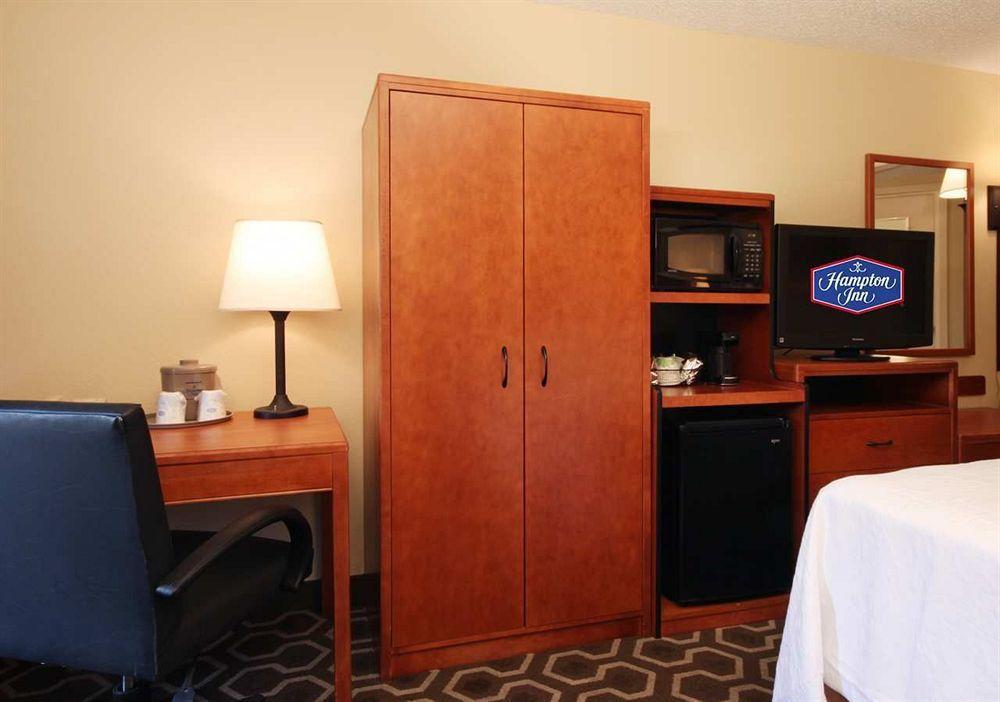 Hampton International Airport/westshore Hotel 3*