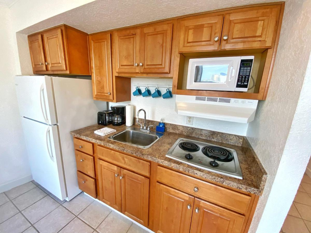 Hotel Pirates Cove Studios! Daytona Beach Shores