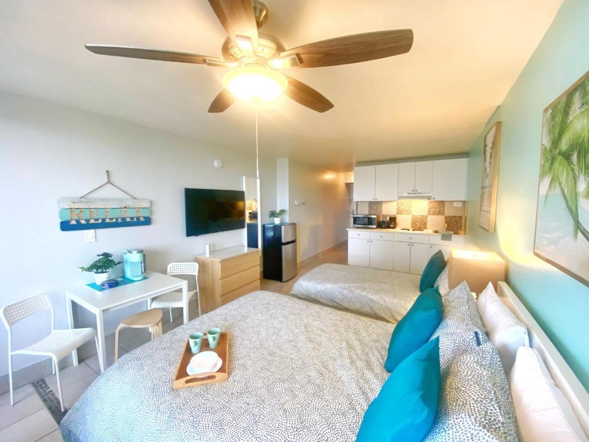 Pirates Cove Studios! Hotel