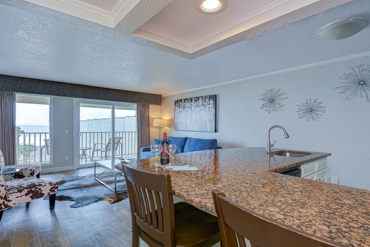441-waterfront, Amazing Views, Wifi, Pool And Close To Bucs Stadium Apartment Tampa