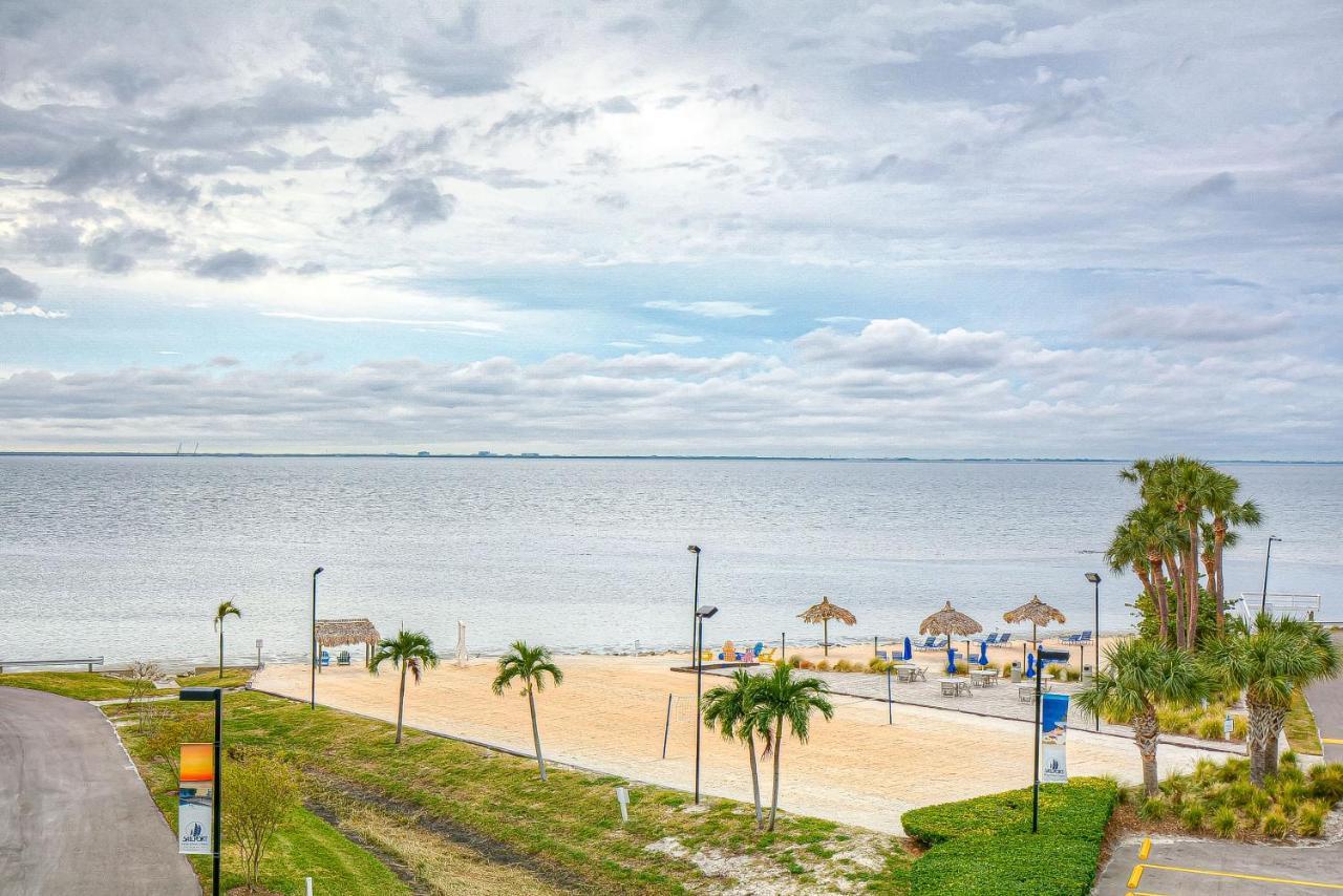441-waterfront, Amazing Views, Wifi, Pool And Close To Bucs Stadium Apartment