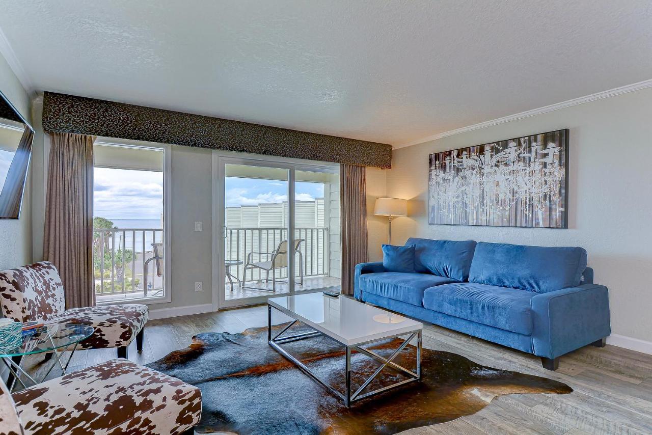 Apartment 441-waterfront, Amazing Views, Wifi, Pool And Close To Bucs Stadium *