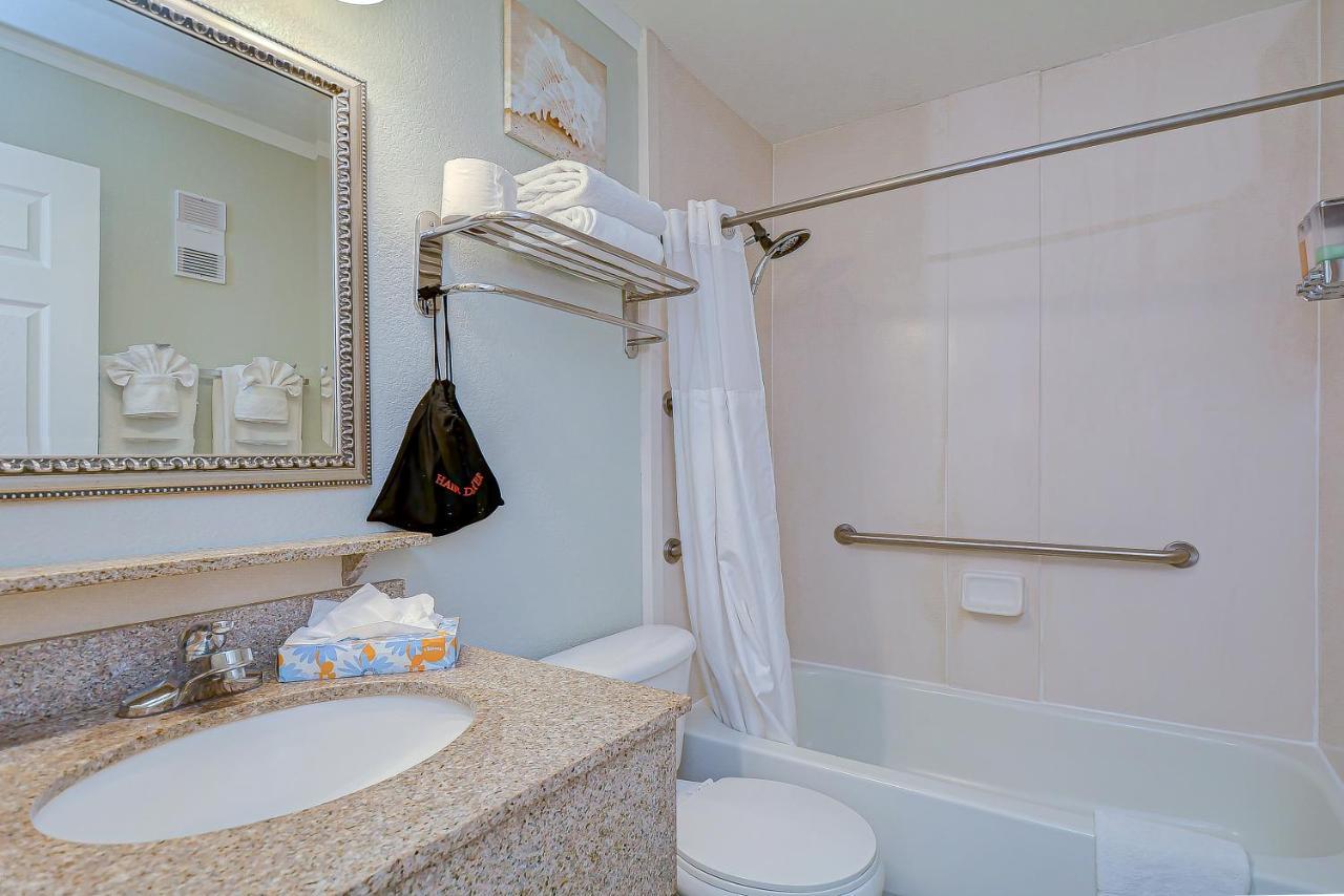 441-waterfront, Amazing Views, Wifi, Pool And Close To Bucs Stadium * Tampa
