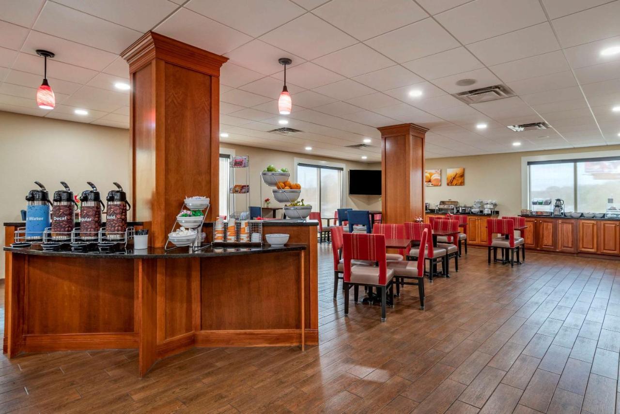 Hotel Comfort Near Eglin Air Force Base 3*