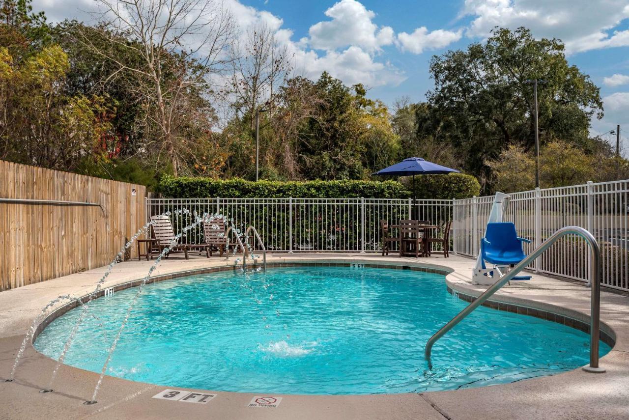 Comfort Near Eglin Air Force Base Hotel 3*