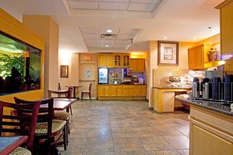 Western Airport/lake Mary Hotel 3*