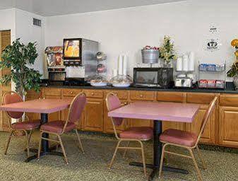 Hotel Super 8 Oceanfront 2*