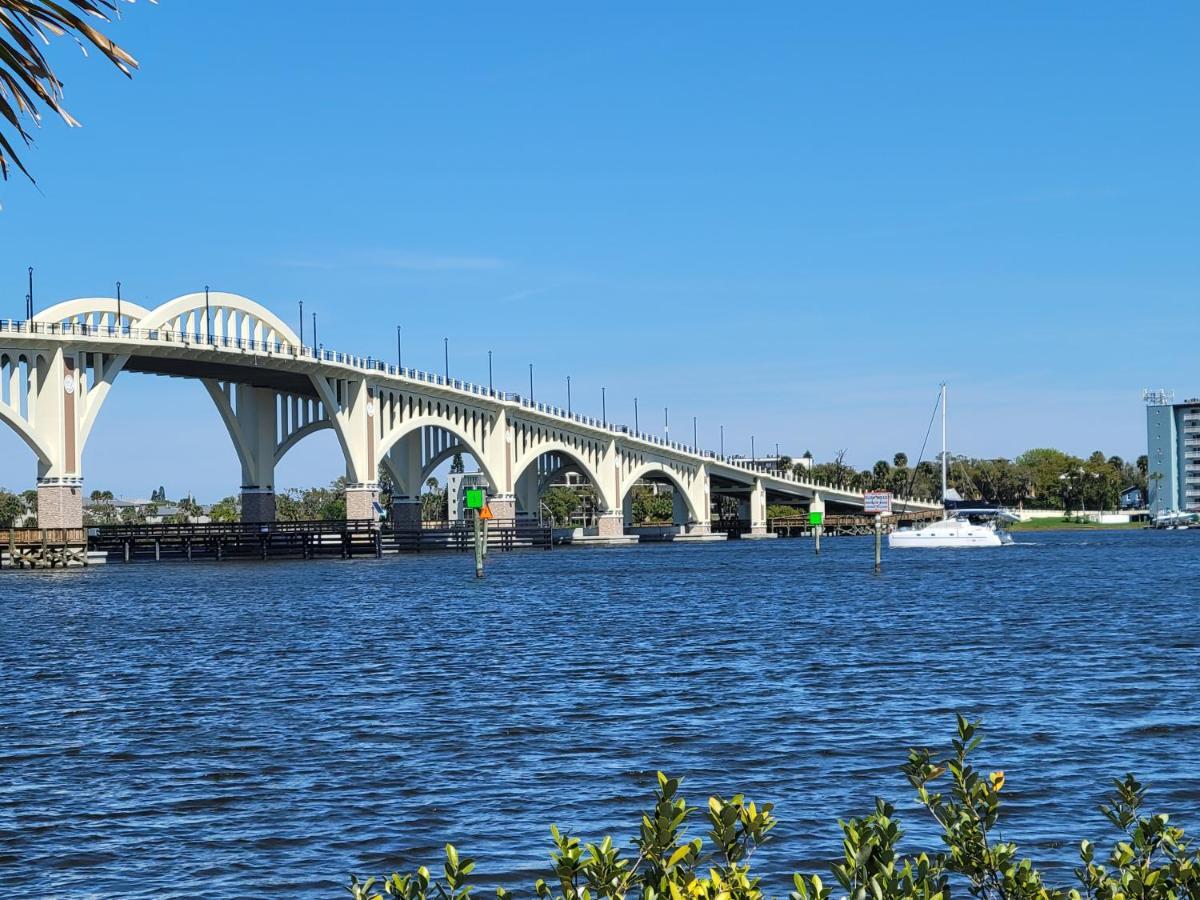 Getaway That's Fit For A Queen Apartment Daytona Beach