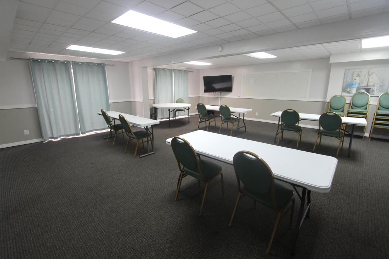 At Home Inn - Pensacola 2*