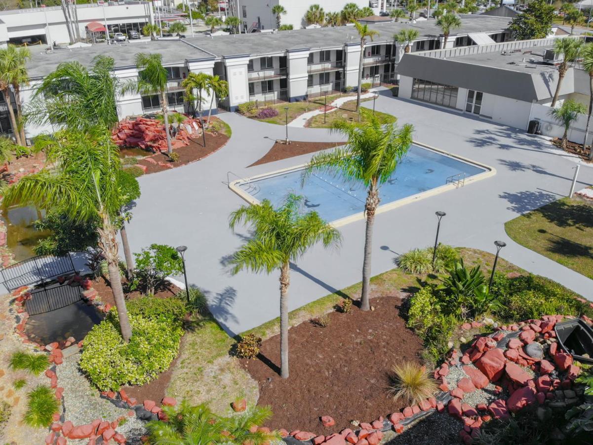 Stayable At Florida Mall Hotel