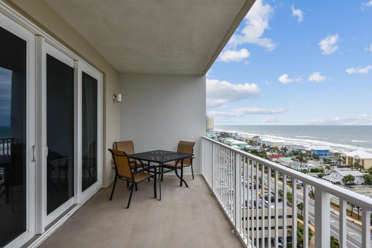 Laketown Wharf #1117 By Book That *