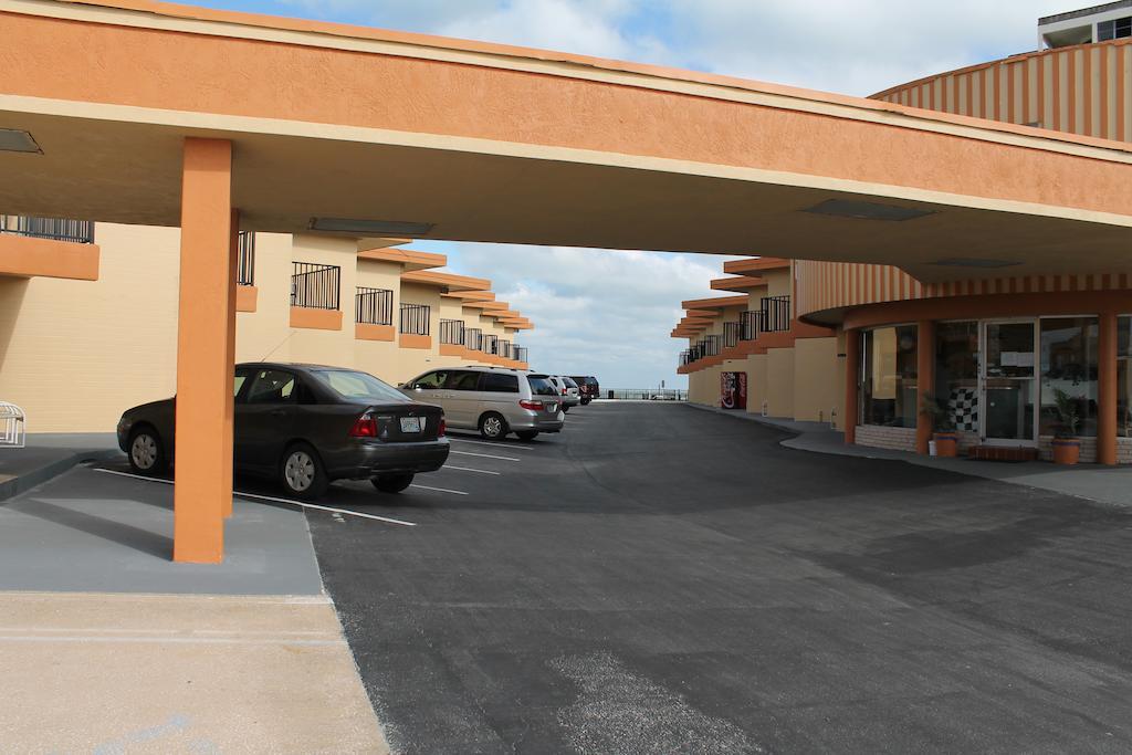 Grand Prix Front Motel Daytona Beach