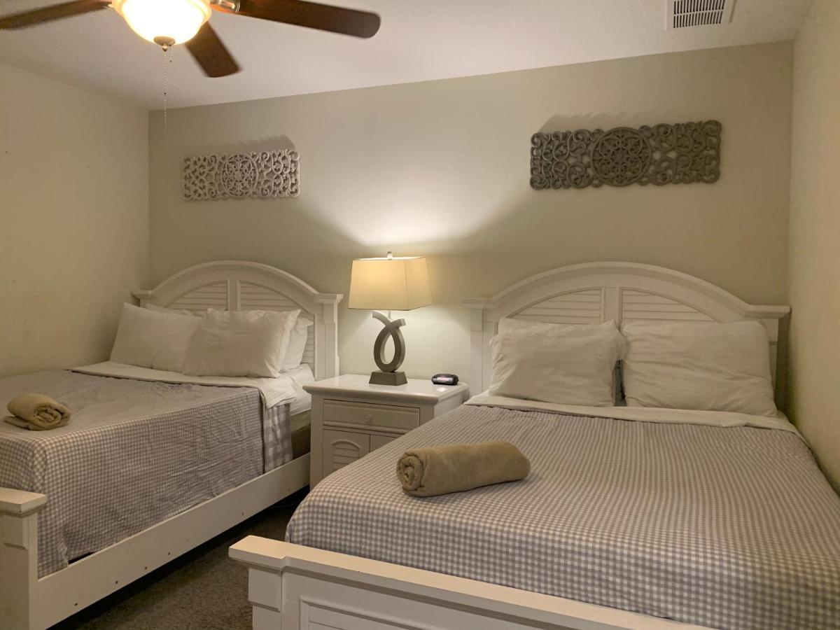 Villa 8 Bedrooms, 5 Bathrooms. Theater + Pool/spa + Wifi