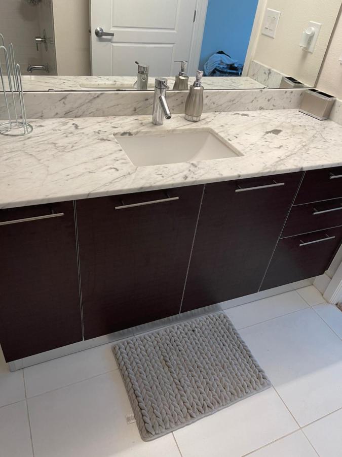 Entire Condo 2/1 Channelside Tampa 2Min To Ybor City Apartment Tampa
