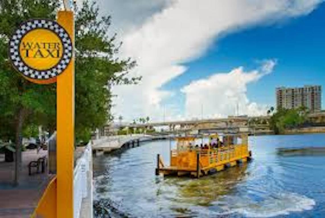 Entire Condo 2/1 Channelside Tampa 2Min To Ybor City * Tampa