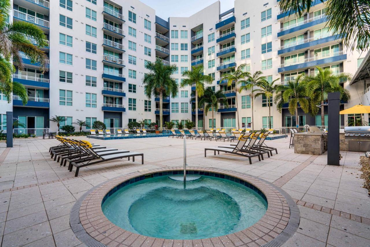 Entire Condo 2/1 Channelside Tampa 2Min To Ybor City *