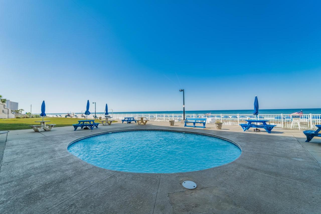 Apartment Regency Towers 710, 2 Bedrooms, Sleeps 8, Beachfront, Wi-fi, Pool, Complimentary Beach Chairs And Umbrella
