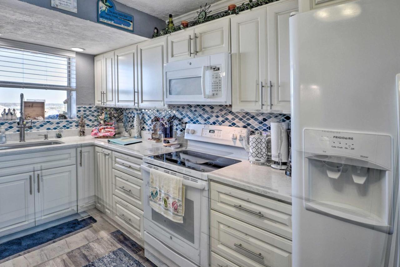 Bright Daytona With Community Pool! Apartment