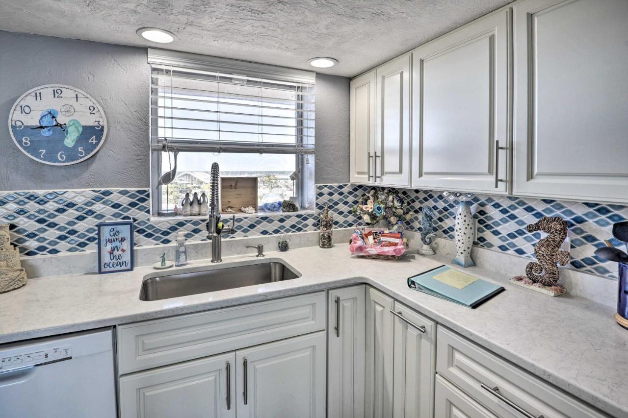 Bright Daytona With Community Pool! Daytona Beach