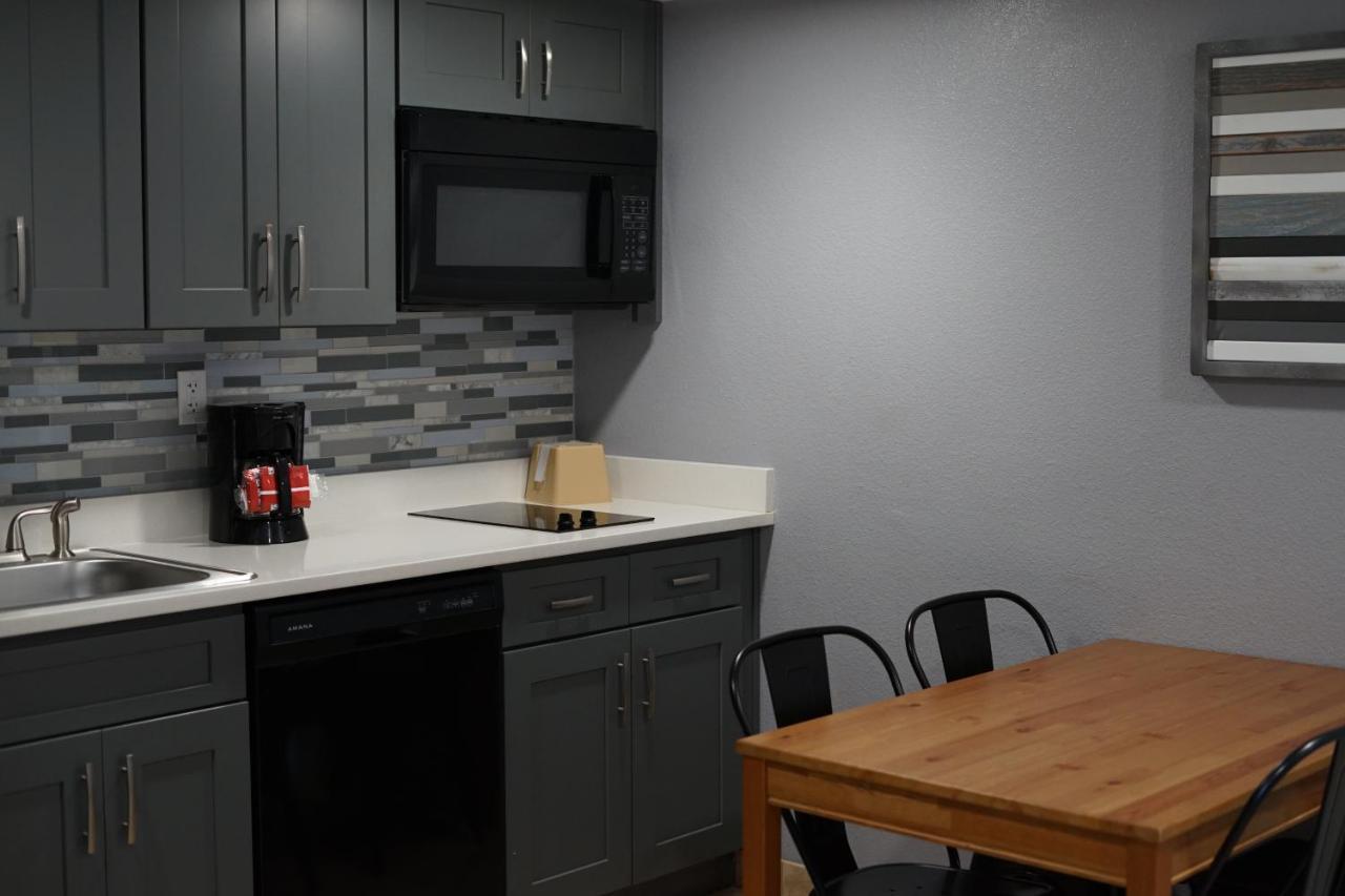 Celebration Suites 3*