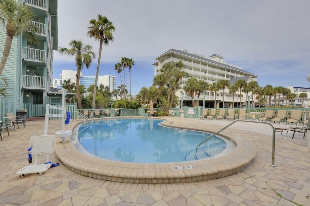 Hotel Clearwater 2*