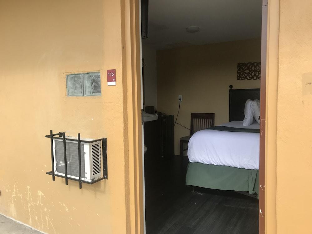 Hotel Belair Orlando Near Florida Mall