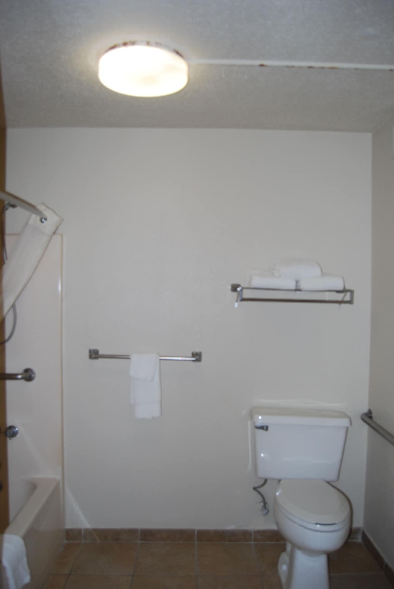 Quality At Eglin Afb Inn 2*