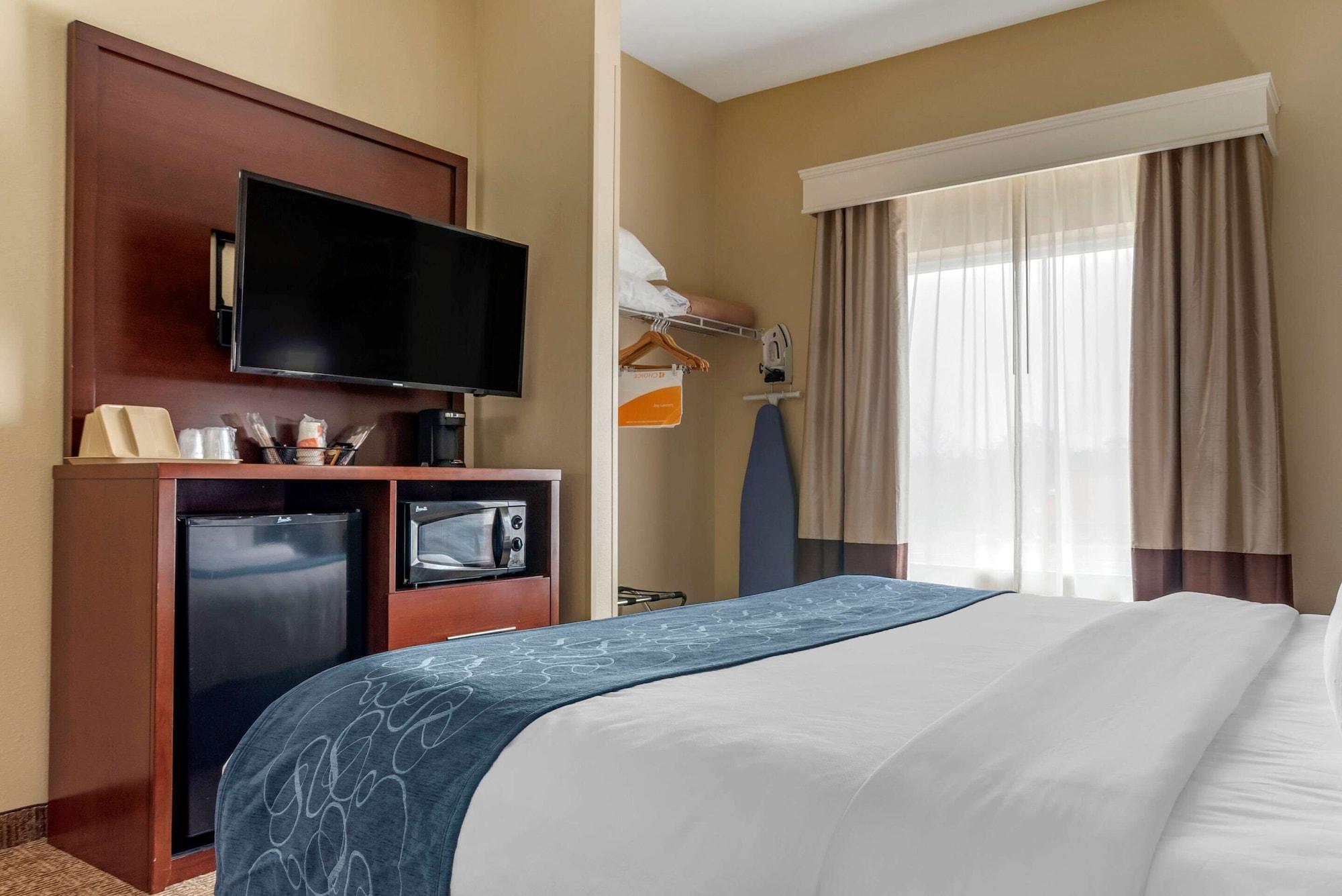 Comfort Near Eglin Air Force Base Hotel 3*