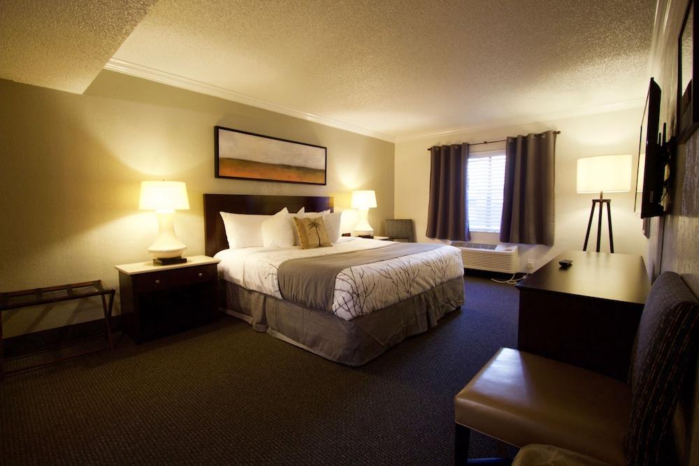 At Home Inn - Pensacola 2*