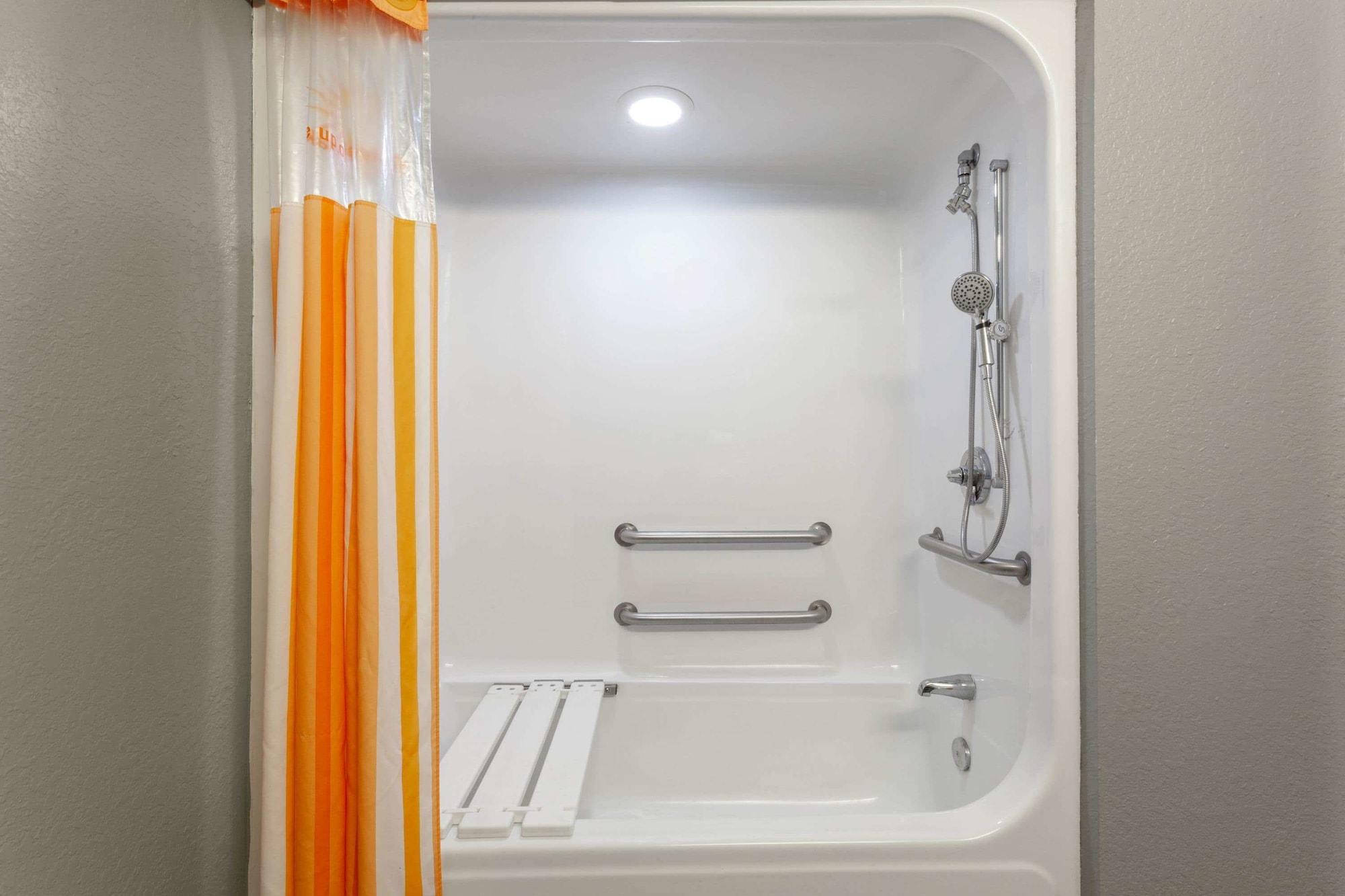La Quinta By Wyndham Northeast *newly Renovated