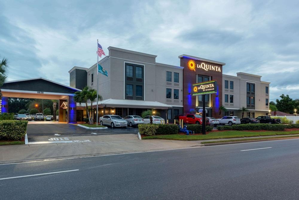 La Quinta By Wyndham Northeast *newly Renovated Hotel