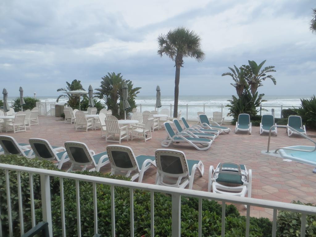 Days By Wyndham Daytona Oceanfront Hotel Daytona Beach
