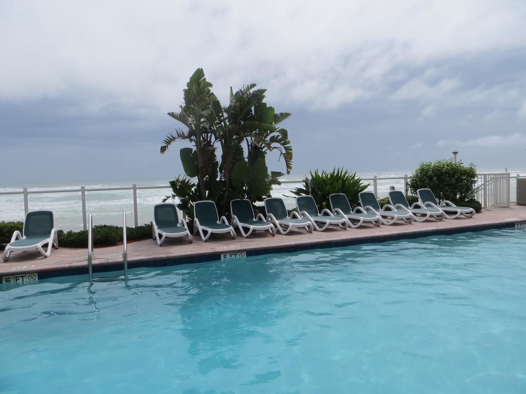 Hotel Days By Wyndham Daytona Oceanfront