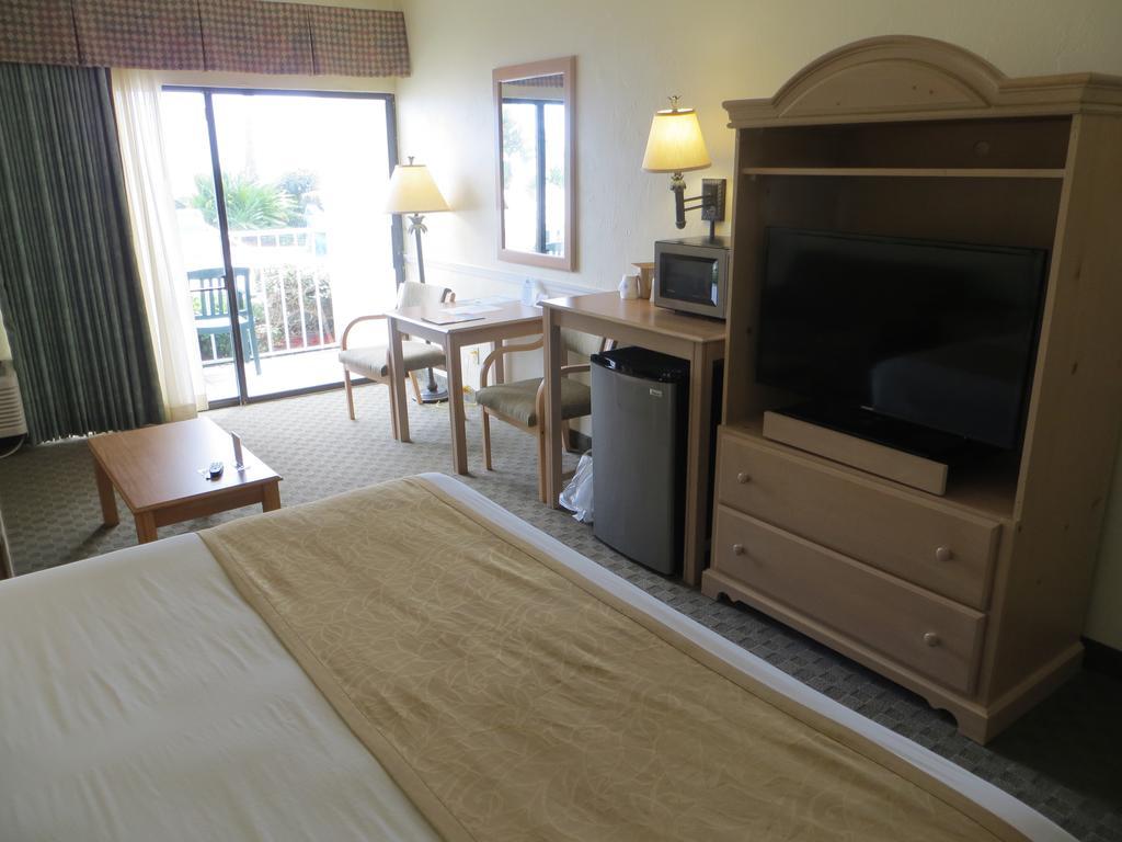 Hotel Days By Wyndham Daytona Oceanfront Daytona Beach