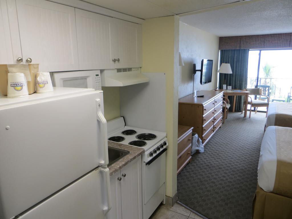 Hotel Days By Wyndham Daytona Oceanfront 3*