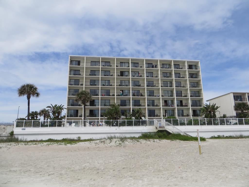 Days By Wyndham Daytona Oceanfront