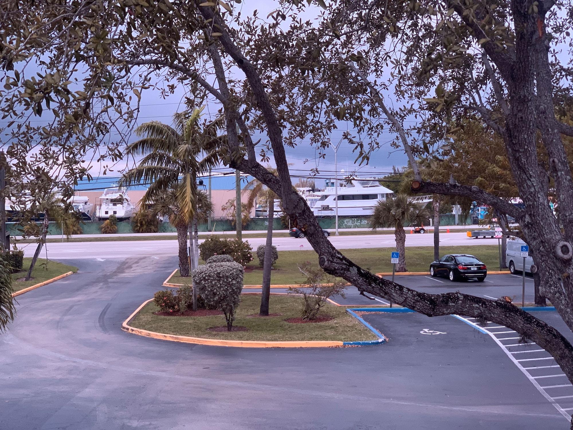 Rodeway & Lauderdale Airport & Cruise Port Hotel Dania Beach