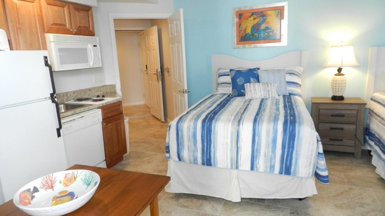 7th Floor 2 Bedroom Direct Oceanfront 3 Balcony's Ocean Walk - Daytona Funland 701 Apartment Daytona Beach