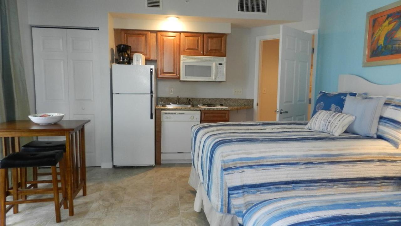 7th Floor 2 Bedroom Direct Oceanfront 3 Balcony's Ocean Walk - Daytona Funland 701 Apartment