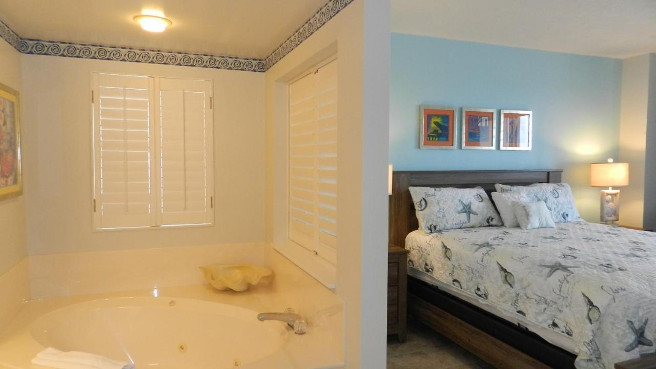 7th Floor 2 Bedroom Direct Oceanfront 3 Balcony's Ocean Walk - Daytona Funland 701 * Daytona Beach